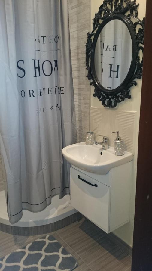 Cute Rooms Near The Centrum 그단스크 외부 사진